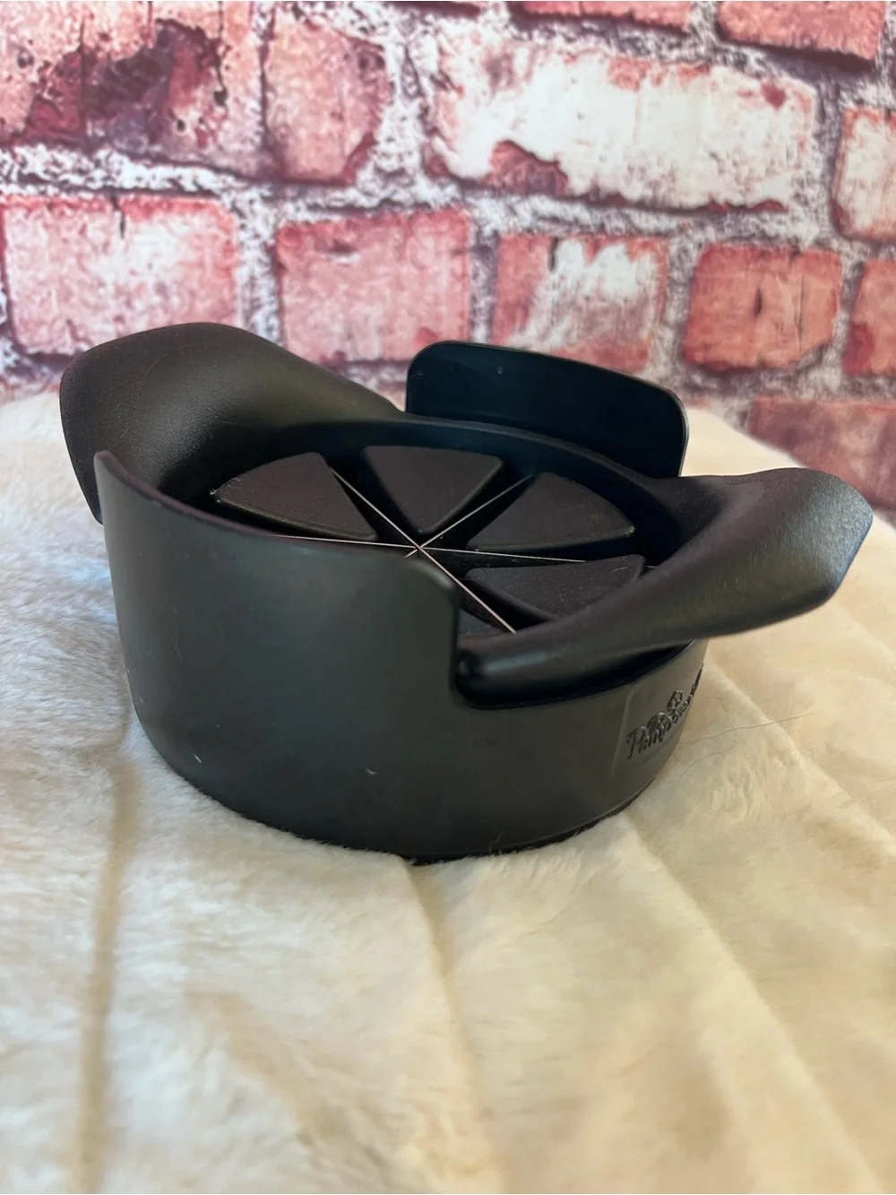 The Pampered Chef Veggie Wedger 2417 Black Food Slicer